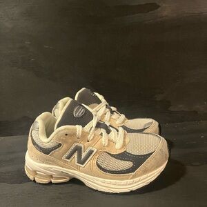 New Balance 2002R Sandstone Magnet Kids Size 11 Beige Grey PC2002FA